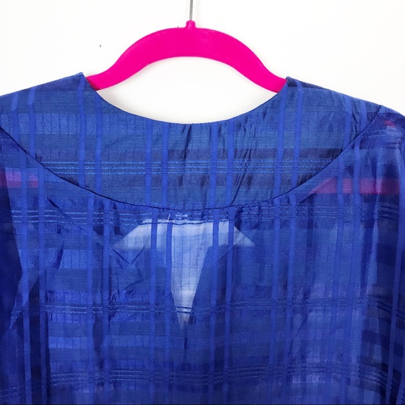 Sheer Textured Oversized V-Neck Blouse - Picture 7 of 8